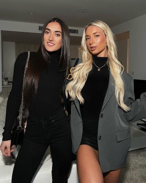 Avalon Nadfalusi Photo #29