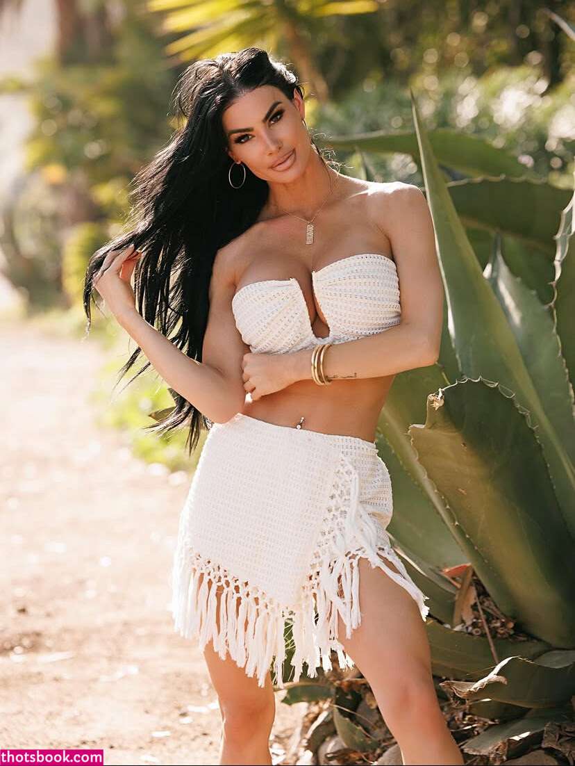 Katelyn Runck Photo #158