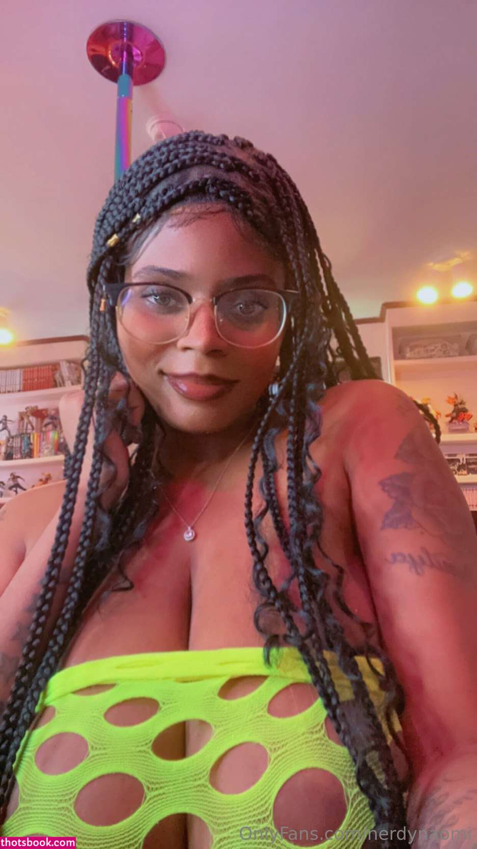 nerdynaomi Photo #23