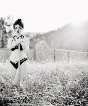 witchyxbitch Photo #9