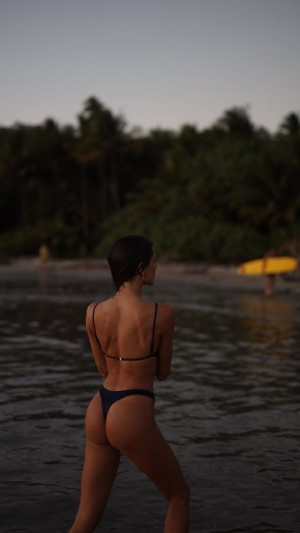 Alice Llenas Photo #70