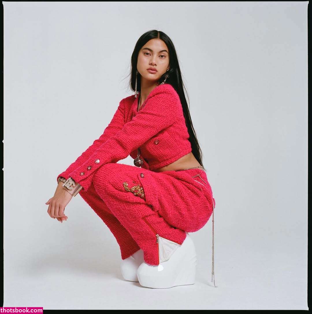 Amanda Sebastian Photo #5