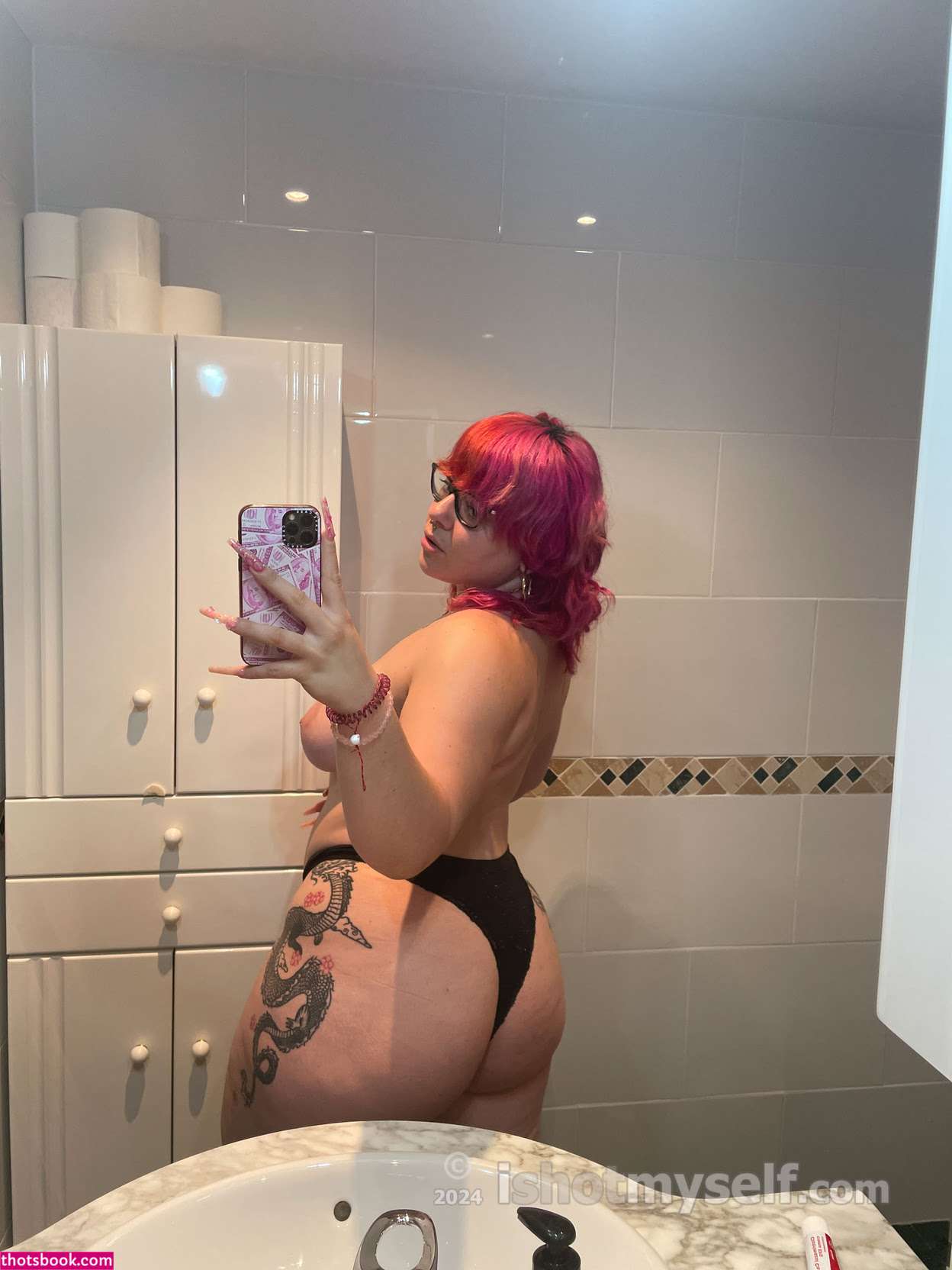 Clara Corvie Photo #8