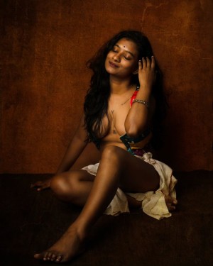 Divya Muraleedharan Photo #6