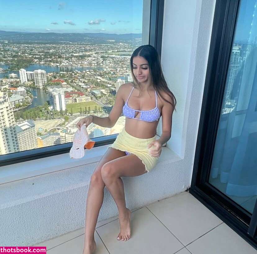 Diya Sharma Photo #4