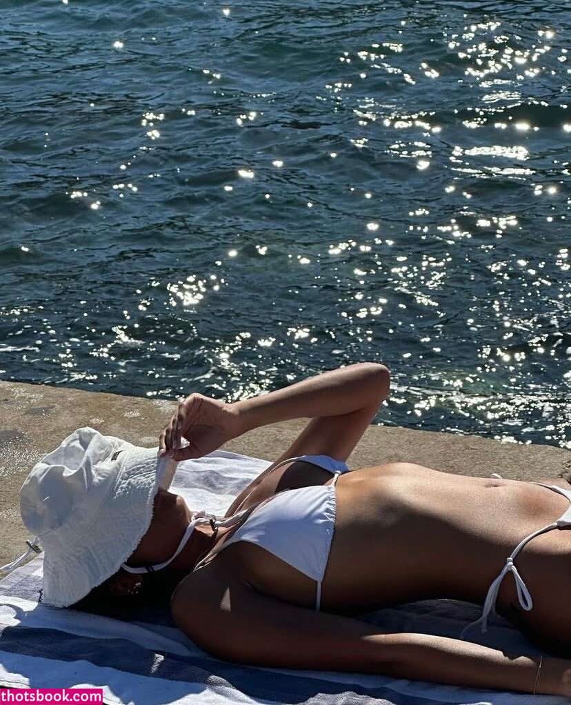 Diya Sharma Photo #33