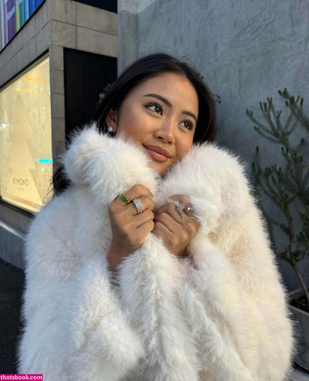 Elena Tsushima Photo #10