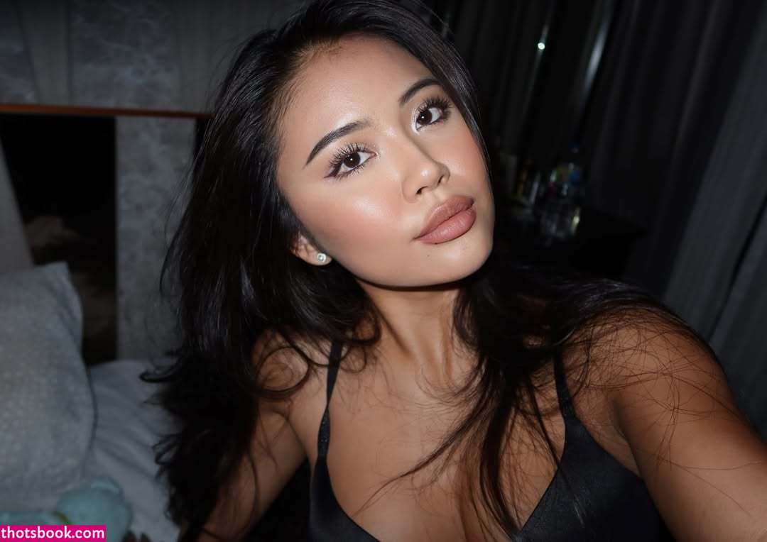 Elena Tsushima Photo #30