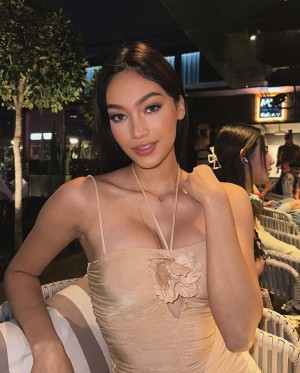 Vanessa Wenk Photo #16