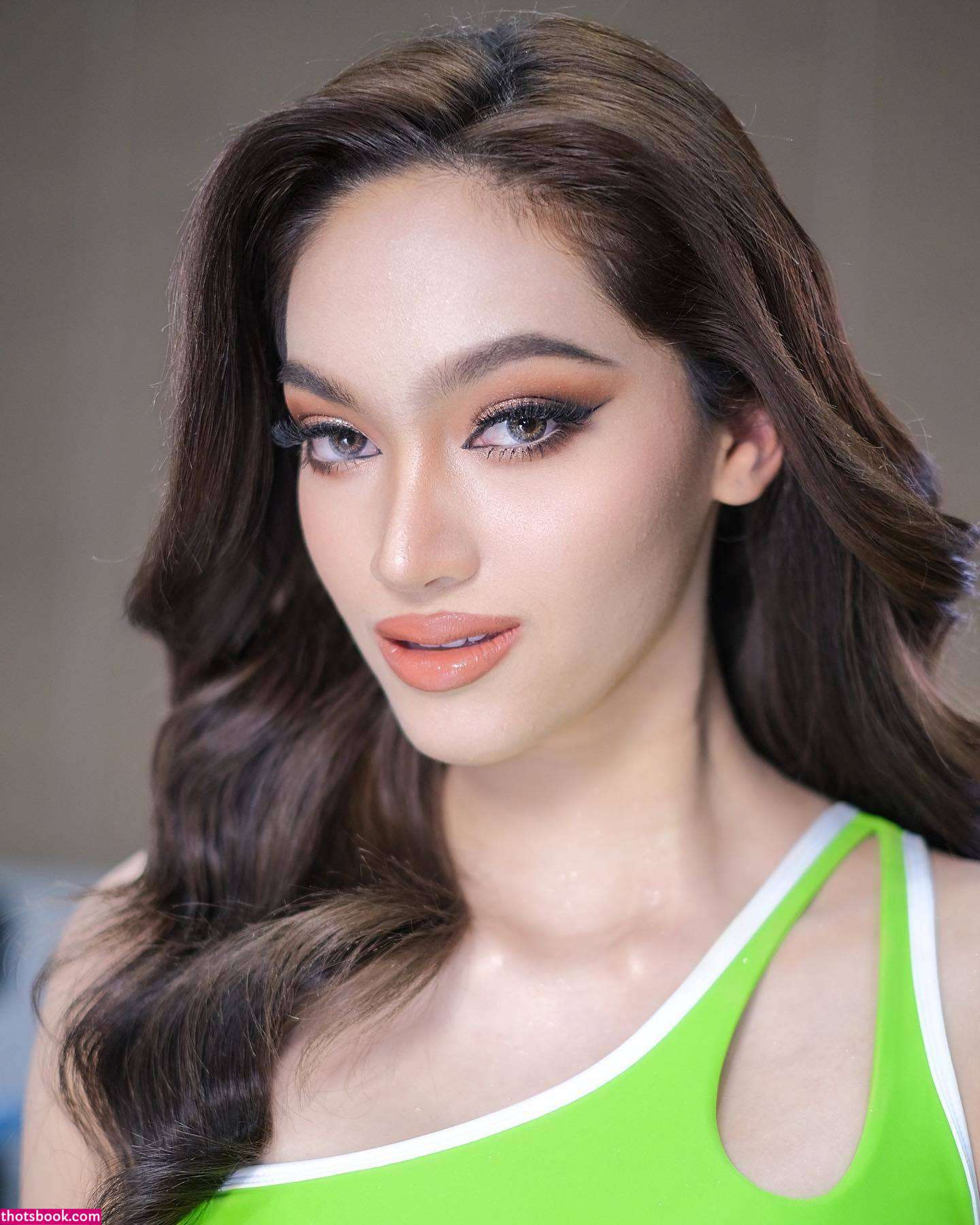 Vanessa Wenk Photo #47