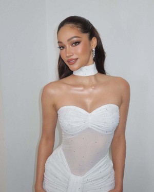 Vanessa Wenk Photo #45