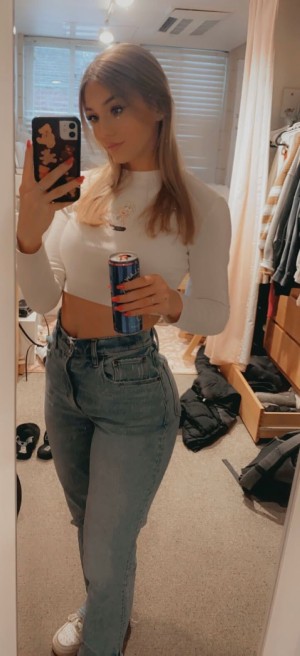 Kaitlyn Carothers Photo #9