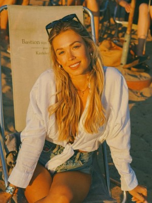 Lena Schwender Photo #12