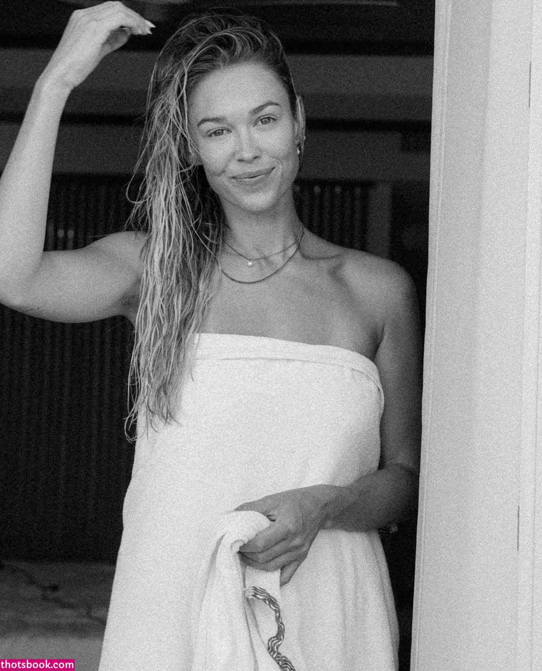 Lena Schwender Photo #20