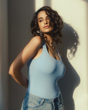 Meenakshi Chaudhary Photo #3