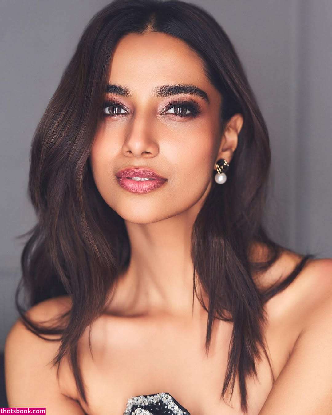 Meenakshi Chaudhary Photo #31