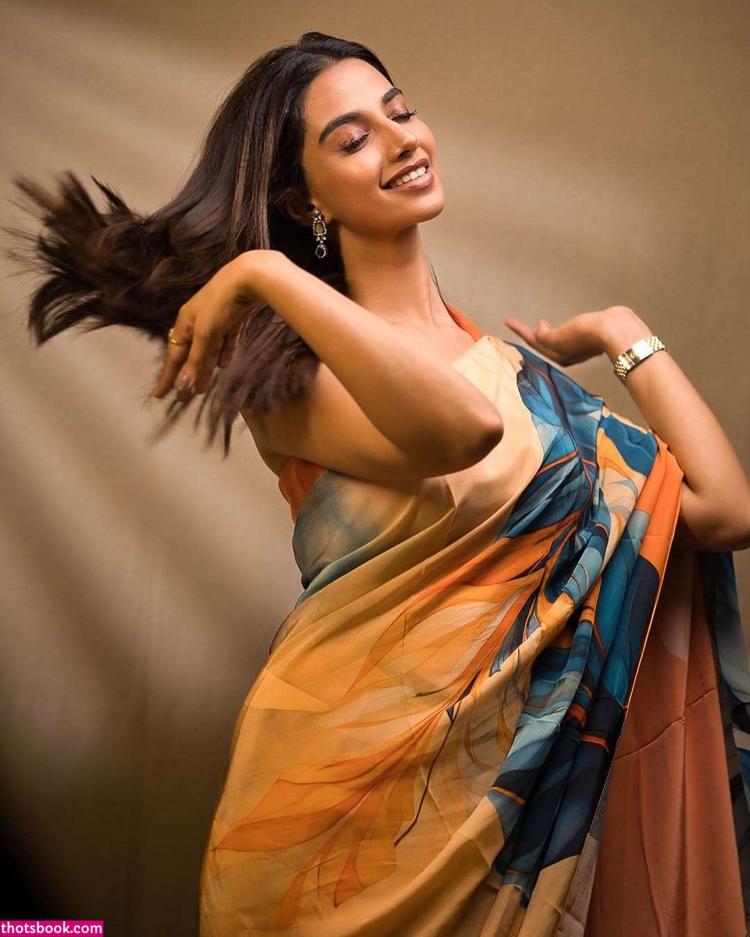 Meenakshi Chaudhary Photo #35