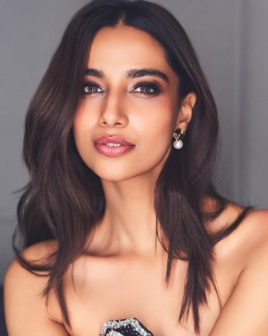 Meenakshi Chaudhary Photo #31