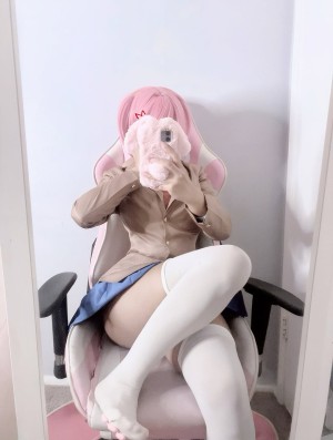 Milkiewaifu Photo #17