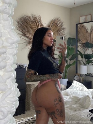 misstwiggyy Photo #6