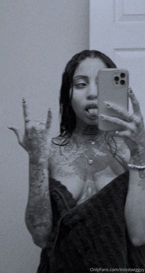 misstwiggyy Photo #8