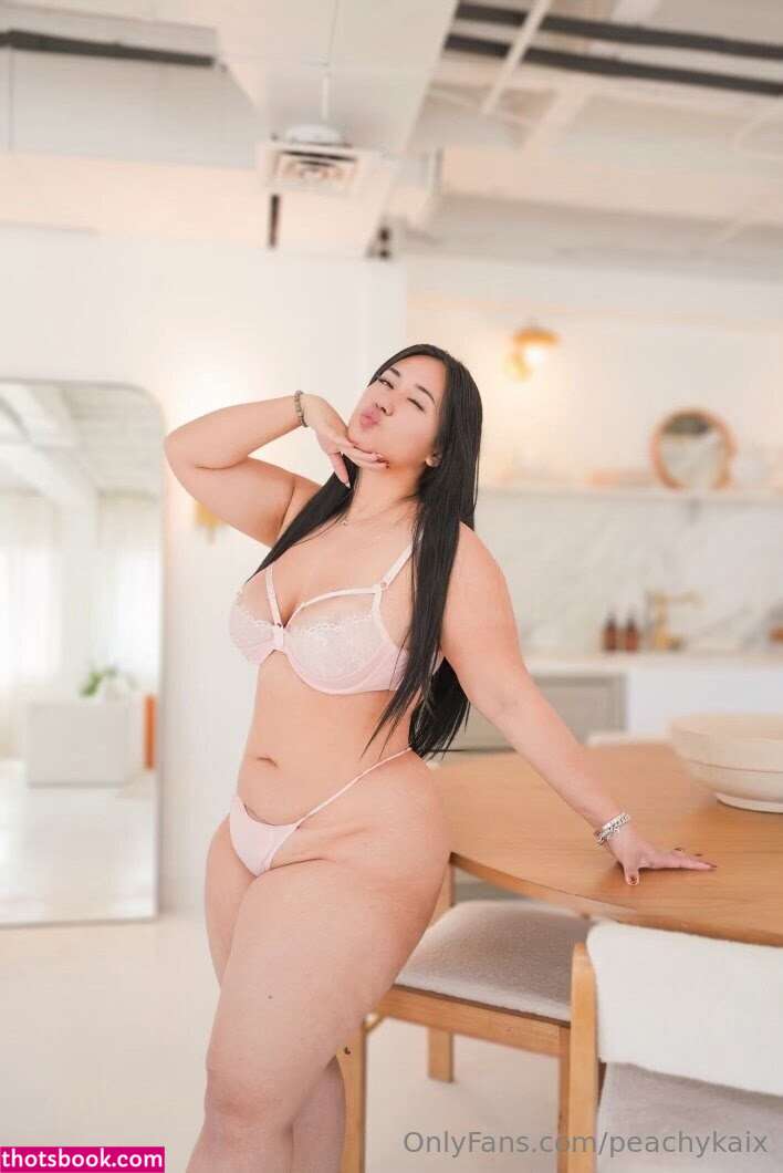 peachykaix Photo #9
