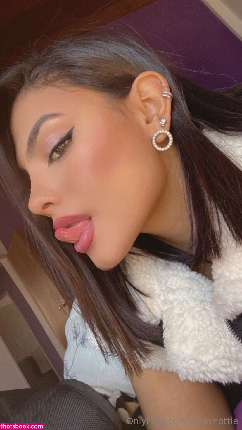 emilyhottie Photo #25