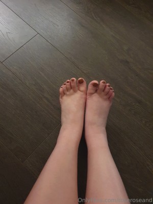 roseroseand Photo #4