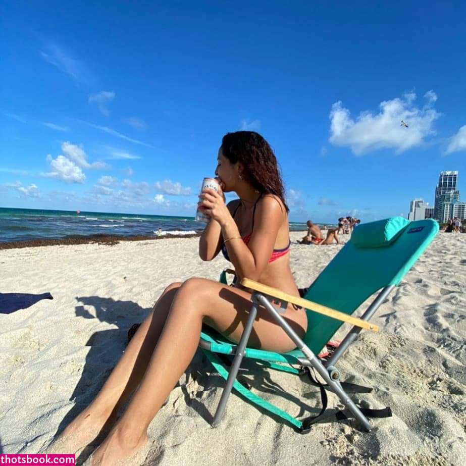 Andrea Luna Photo #10