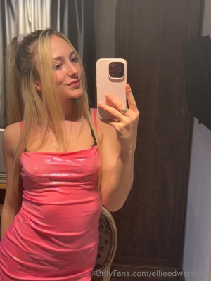 Ellie Edwards Photo #4