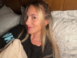 Ellie Edwards Photo #30