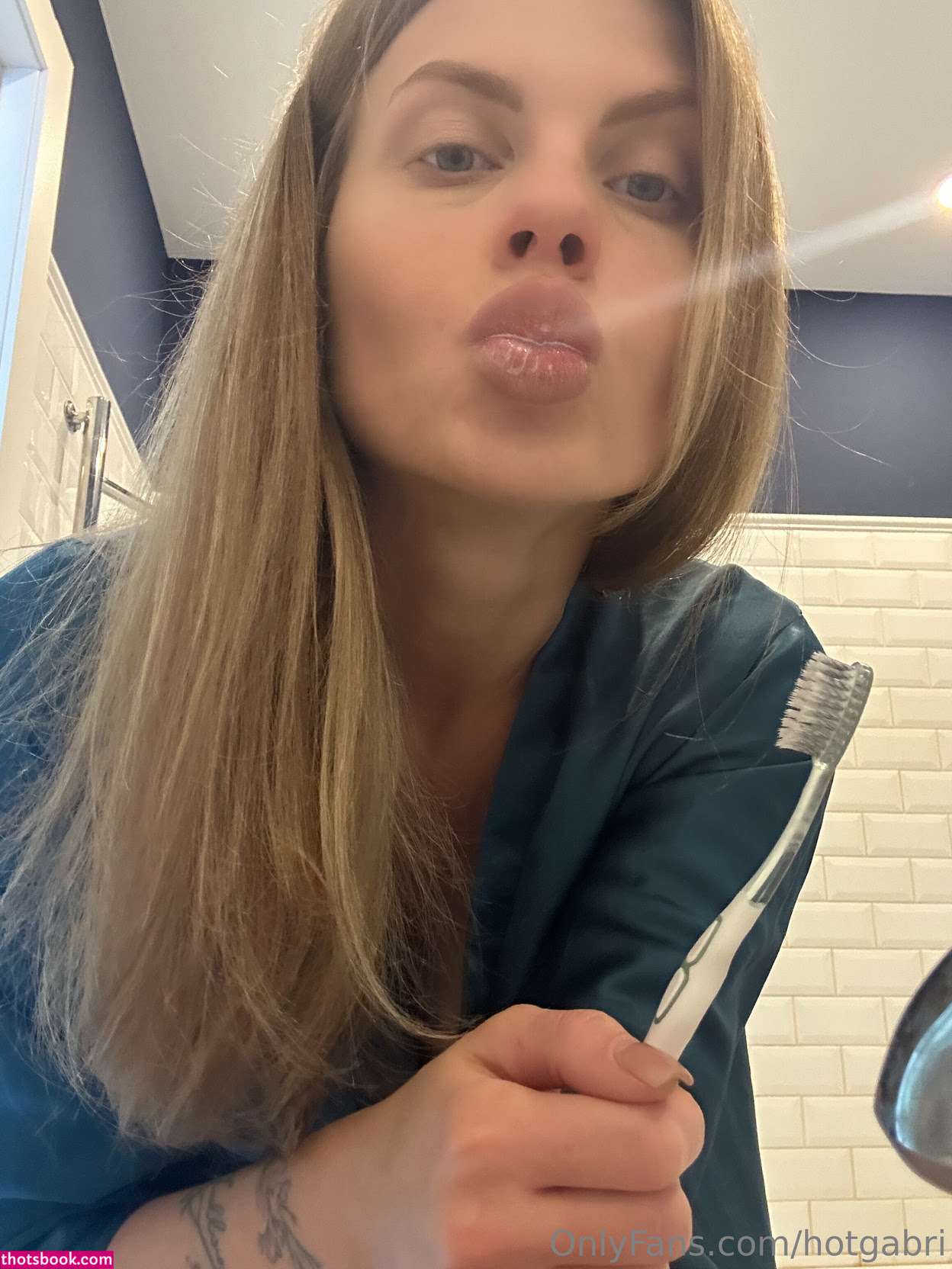 Lina Raven Photo #24