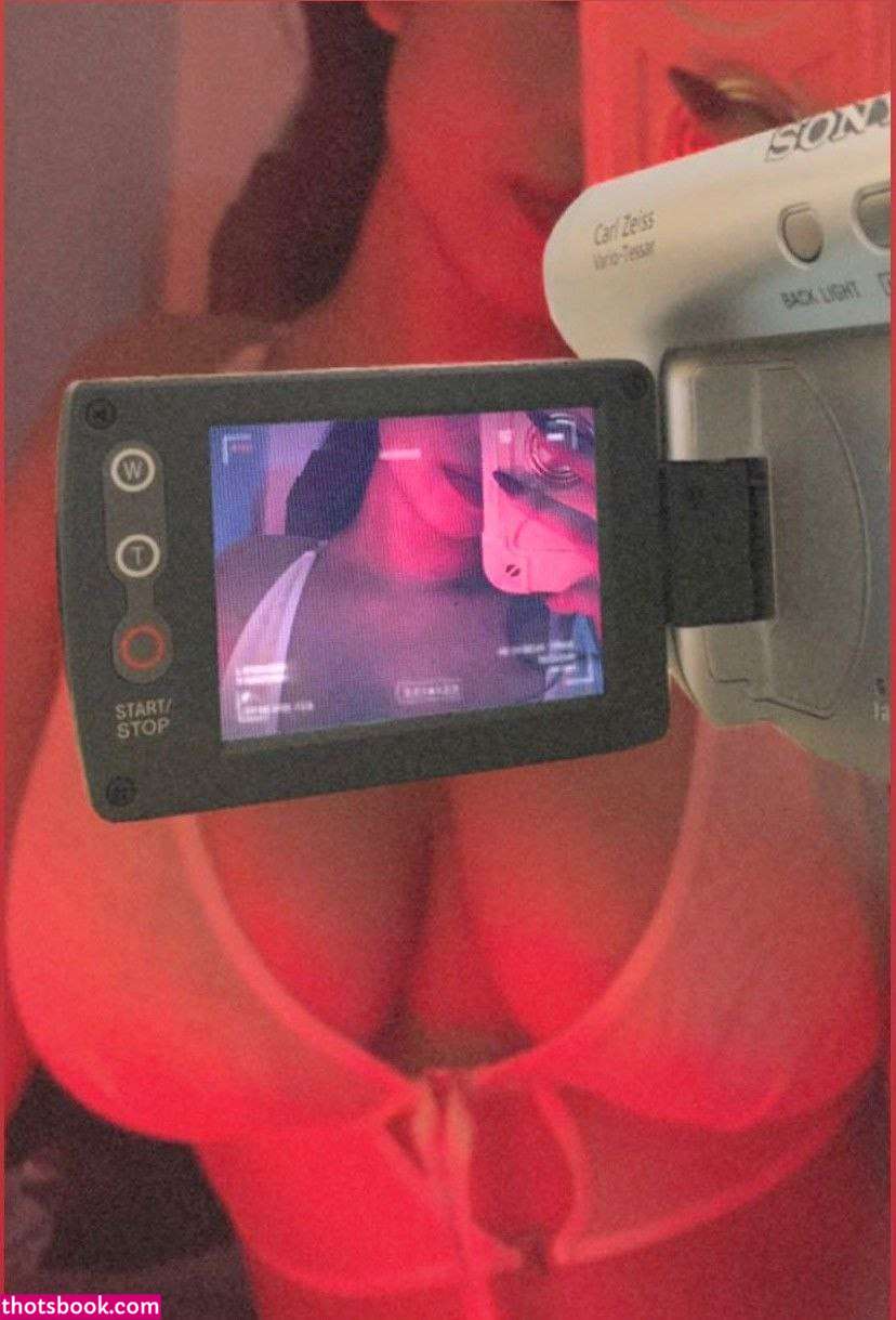 Samanta Oss Photo #24