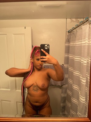 kweenbee982 Photo #30