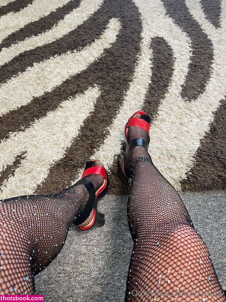 lizzzola Photo #19