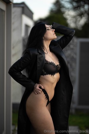 sienna black Nude Leaks OnlyFans Photos #3
