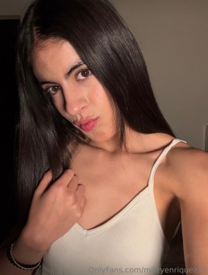 Mitzyenriquez Photo #27