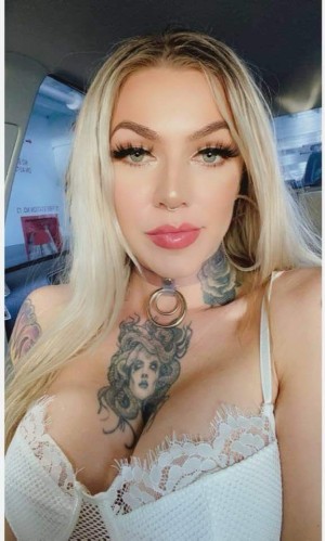 Roxi Riotxx Photo #8