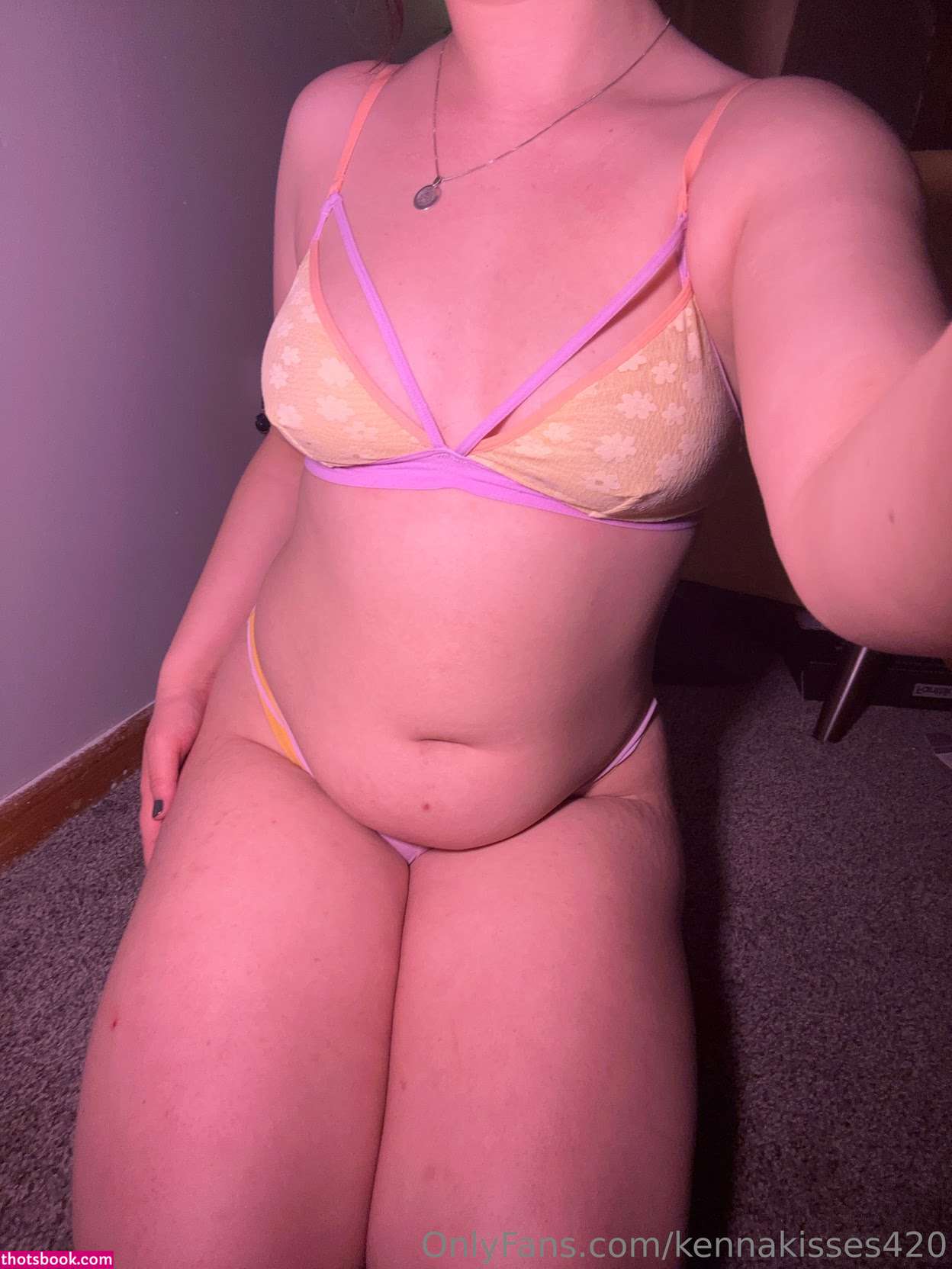 kenziekisses420 Photo #7