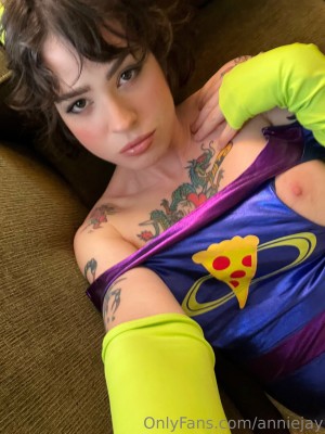 Anisa Jomha Photo #20