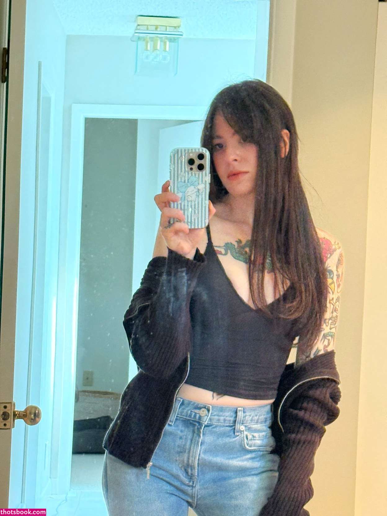 Anisa Jomha Photo #51