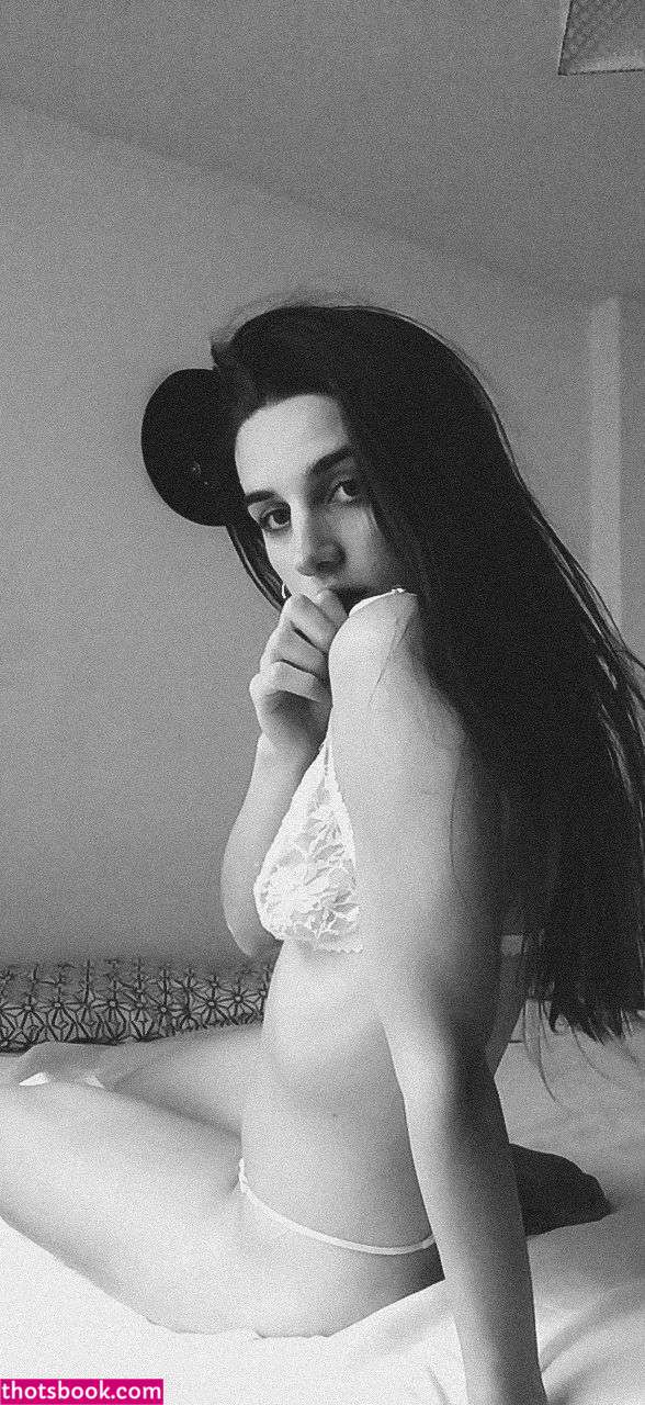 Lucia Fernandez Photo #13