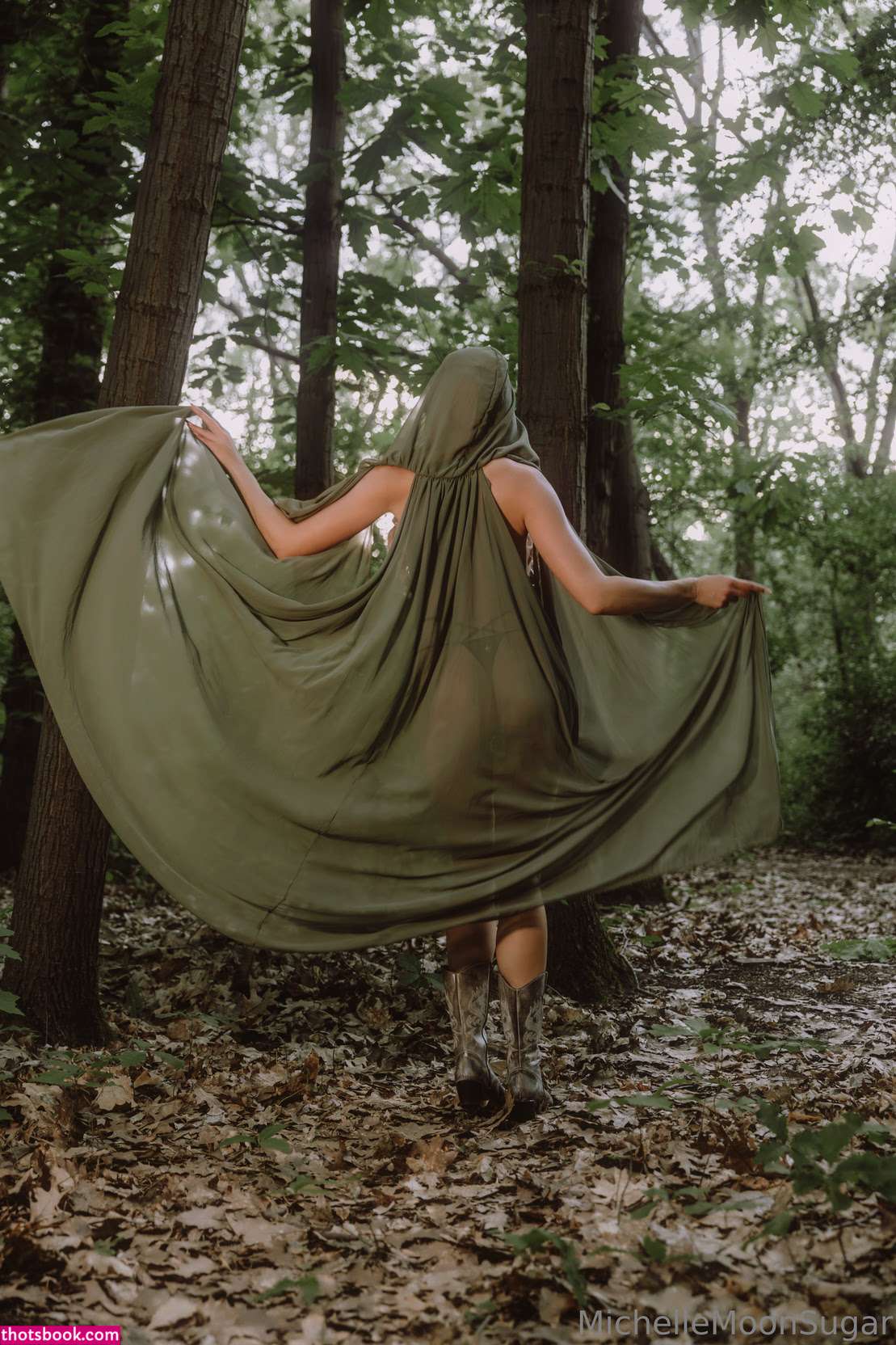 Ellie Land Photo #260