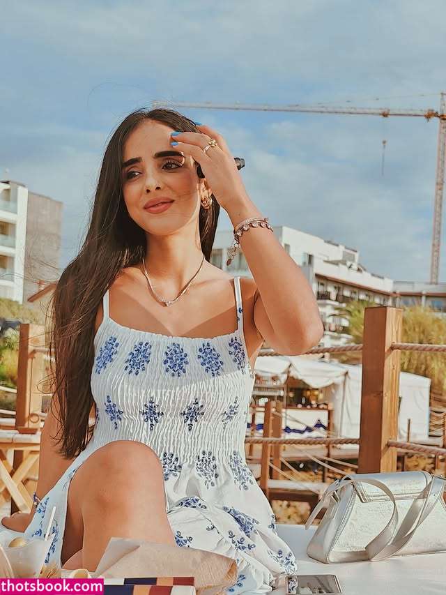 Annamaria Dore Photo #4