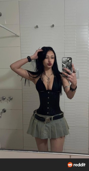 Izzy Lavigne Photo #11