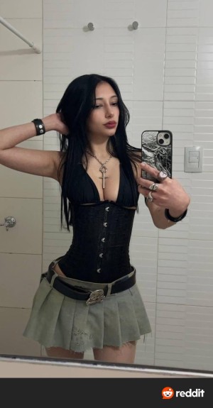 Izzy Lavigne Photo #25