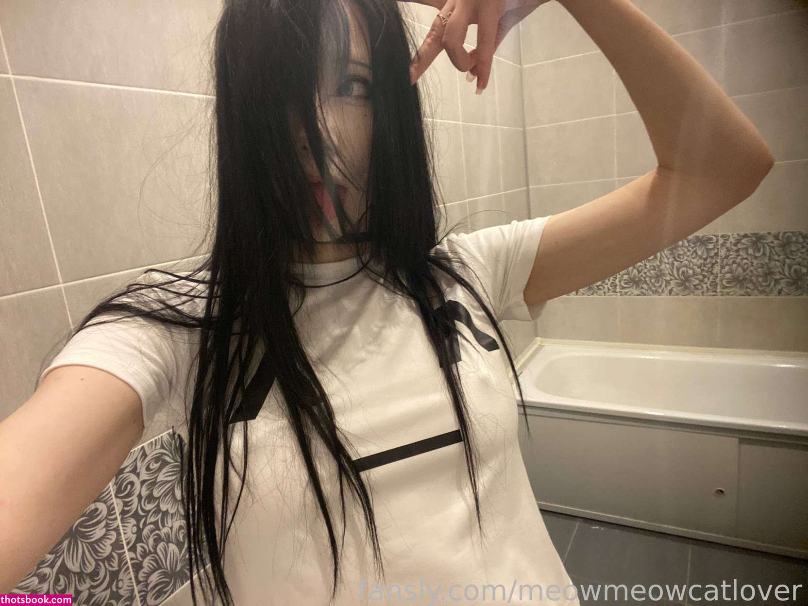 meowmeowcatlover Photo #3