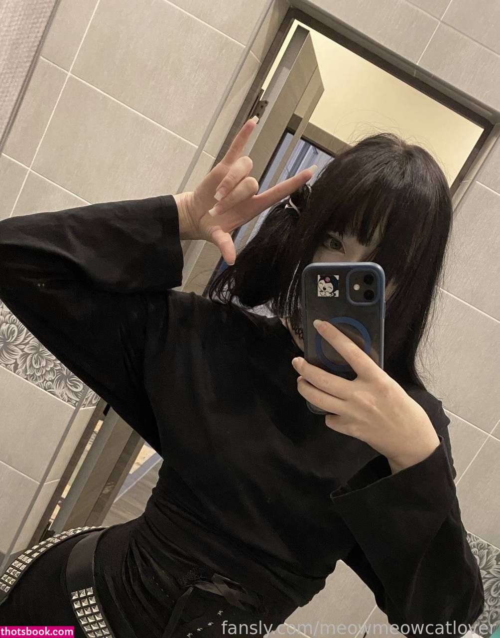 meowmeowcatlover Photo #9