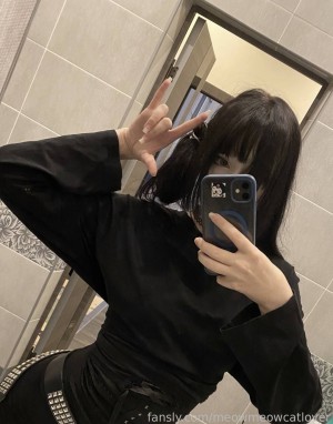 meowmeowcatlover Photo #9