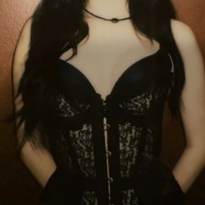 Raven Numan Photo #5